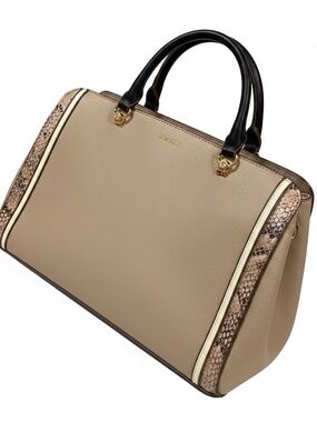 Woman’s purse